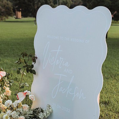 Freestanding welcome sign